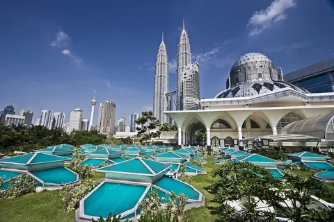 Cheap flights to Kuala Lumpur, Malaysia